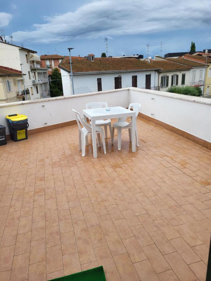 appartamento incantevole con parcheggio Empoli Esterno foto